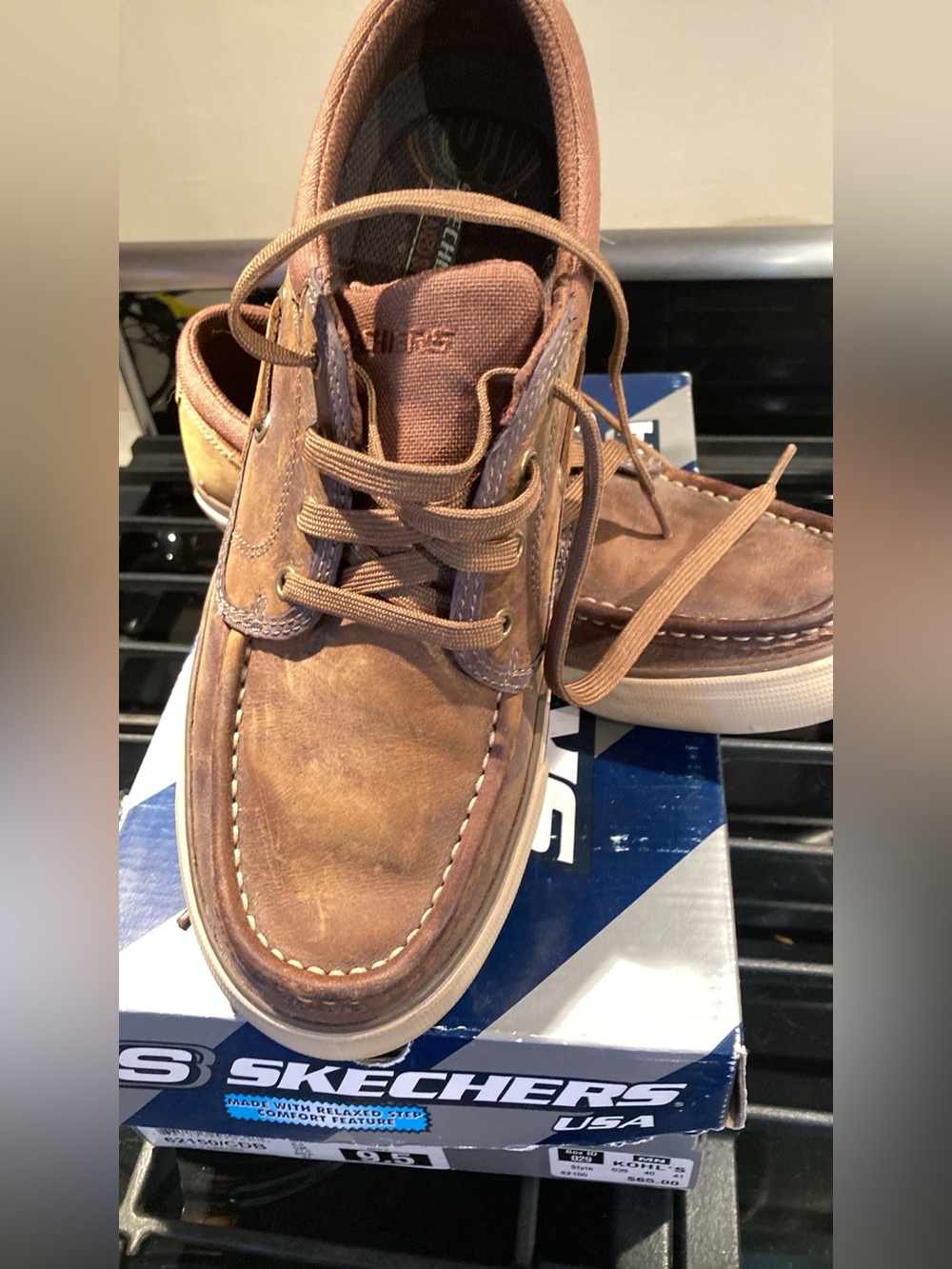 Skechers Men’s 9.5 Brown Leather Boat Shoes